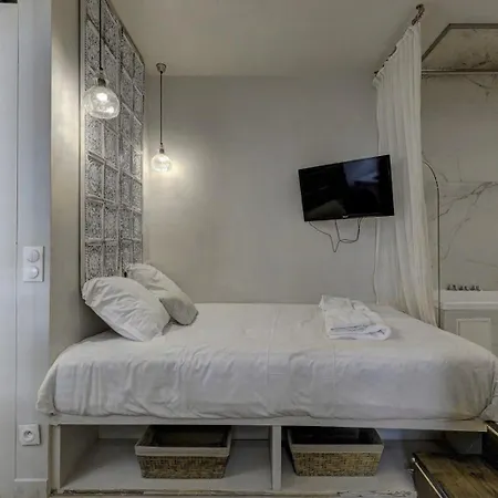 384 Ruben - Charming In